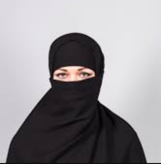 middle eastern woman wearing a niqab
